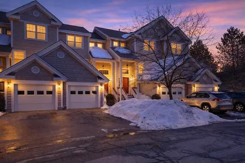 5 Lincoln Ln #5, Grafton, MA 01536