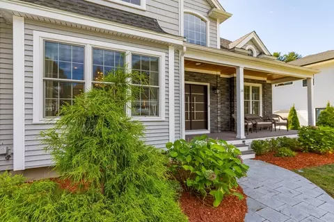 14 Sarah St, Burlington, MA 01803