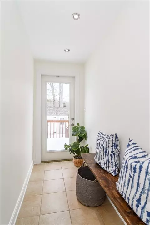 Entry Way - 3 Macarthur Rd, Natick, MA 01760 photo 2 of 2