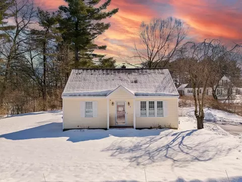 11 Joyce St, Chelmsford, MA 01824