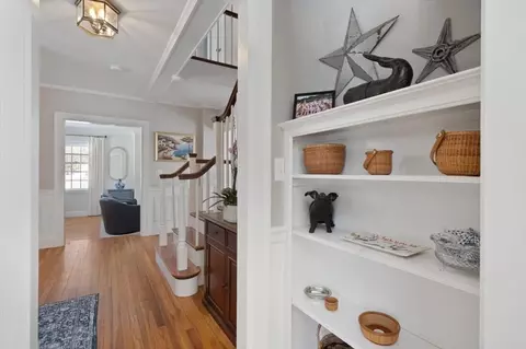 1 Squirrel Hill Ln, Hingham, MA 02043 photo 4