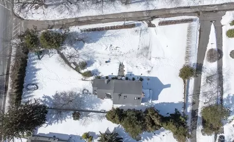 1 Squirrel Hill Ln, Hingham, MA 02043 photo 24