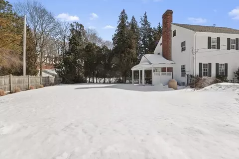 1 Squirrel Hill Ln, Hingham, MA 02043 photo 23