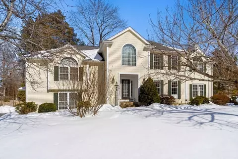 36 Lucey Dr, Newburyport, MA 01950