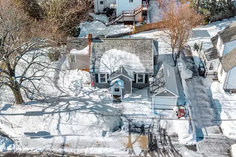 8 Sumner St, Dedham, MA 02026 photo 2