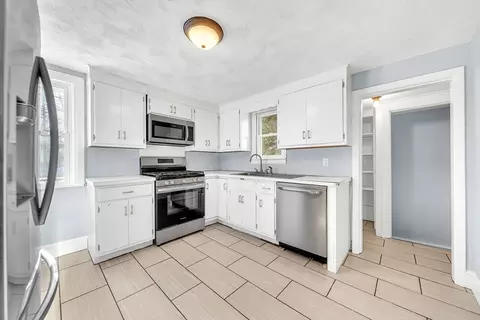 8 Sumner St, Dedham, MA 02026 photo 15
