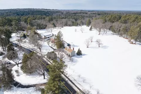 131 Wellesley St, Weston, MA 02493