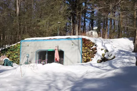 153 Owls Nest Ln, Tolland, MA 01034