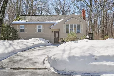 14 Little Tree Ln, Bellingham, MA 02019