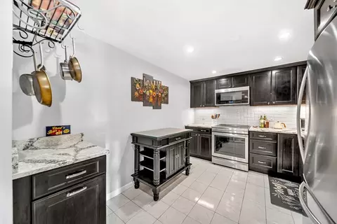 8 Ninth St #610, Medford, MA 02155