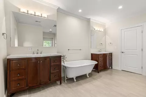 Bath - 28 Mercer Rd, Needham, MA 02494 photo 2 of 2
