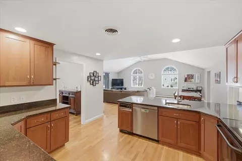 36 Eliot Rd, Needham, MA 02494 photo 18
