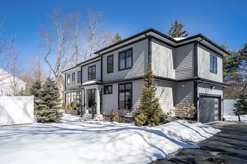 32 Lantern Ln, Wellesley, MA 02481
