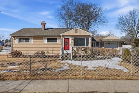 744 Bradley Rd, Springfield, MA 01109