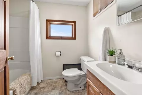 52 Central, Gardner, MA 01440 photo 17