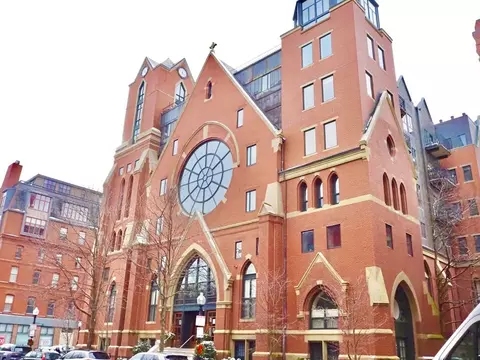 2 Clarendon St #204, Boston, MA 02116