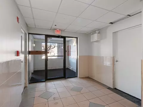 64 Foster St #403, Peabody, MA 01960