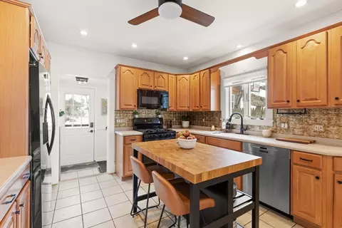 39 Cedar St, Wakefield, MA 01880 photo 13