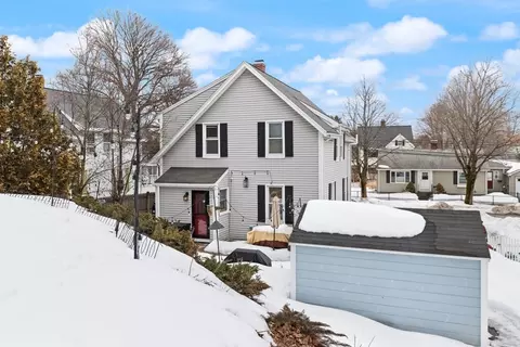 39 Cedar St, Wakefield, MA 01880 photo 3