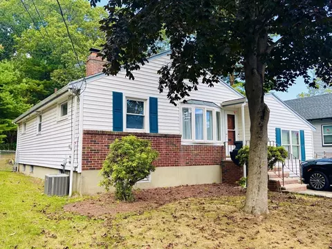 75 Park Rd, Lynn, MA 01904