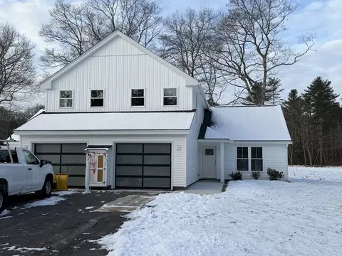 22 Barracks Rd #22, Hudson, MA 01749