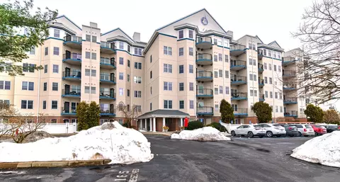 10 Seaport Dr #2505, Quincy, MA 02171