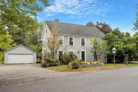 114 Chestnut St, Lunenburg, MA 01462