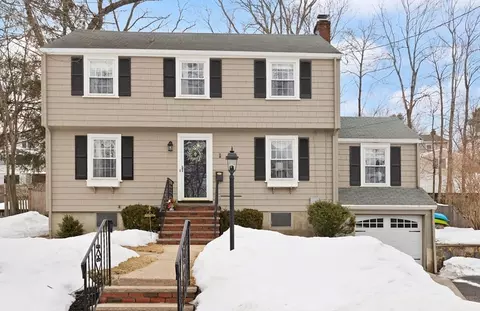 35 Longfellow Rd, Reading, MA 01867