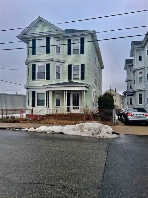 139 Quarry St, Fall River, MA 02723 photo 2