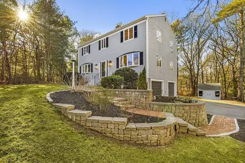 170 Forest Hills Rd, Cotuit, MA 02635