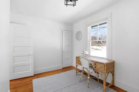 Bedroom - 2 Cliff Rd, Hingham, MA 02043 photo 3 of 3