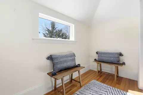 Entry Way - 2 Cliff Rd, Hingham, MA 02043 photo 4 of 5