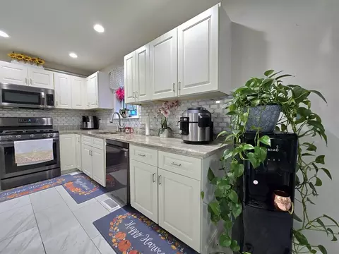 457 Granite St, Worcester, MA 01607 photo 2