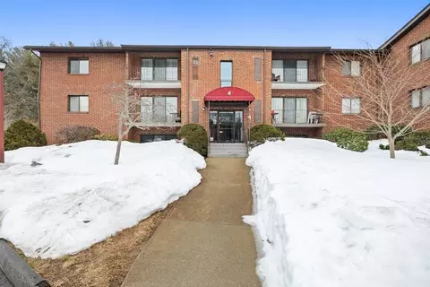 221 Oak St #4-15, Brockton, MA 02301
