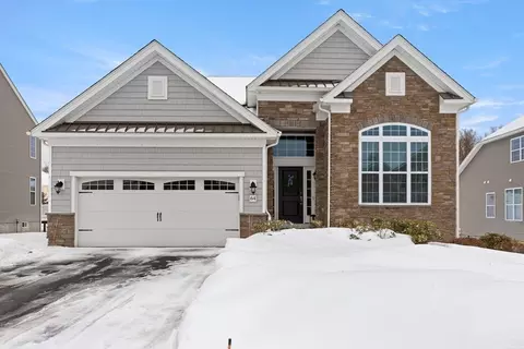 64 Pine Tree Dr #64, Methuen, MA 01844