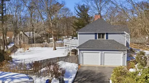 63 Deer Ridge Rd, Mashpee, MA 02649 photo 3