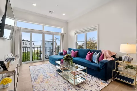 130 Coleridge St #6, Boston, MA 02128