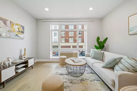 18 Cliveden St #201, Quincy, MA 02169