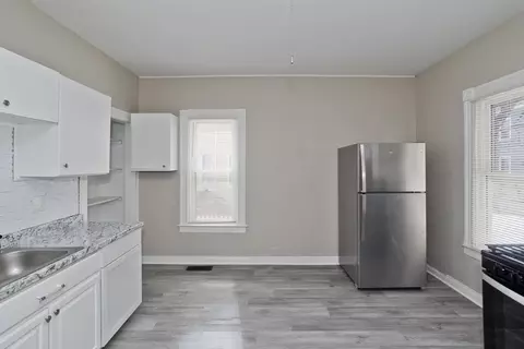 148 Yale St, Springfield, MA 01109 photo 4