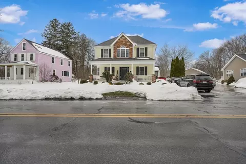 90 Elm St, Swansea, MA 02777
