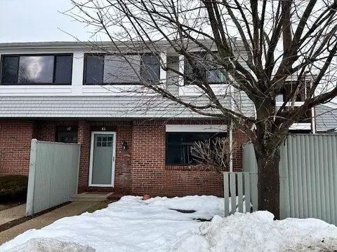 85 Rosewood Dr #28-1, Stoughton, MA 02072
