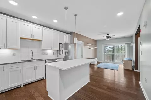 220 Martins Lndg #410, North Reading, MA 01864