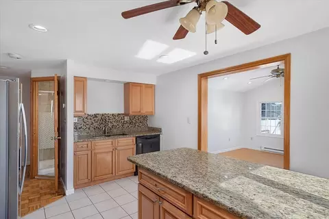 3 Payson St, Worcester, MA 01607 photo 5