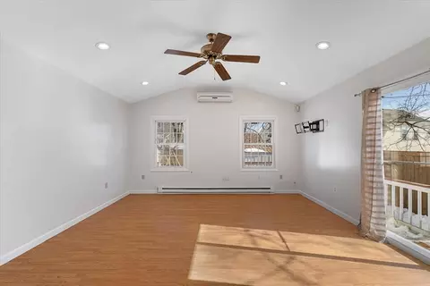 3 Payson St, Worcester, MA 01607 photo 9