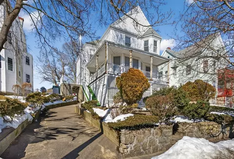 135 Allen Ave, Lynn, MA 01902