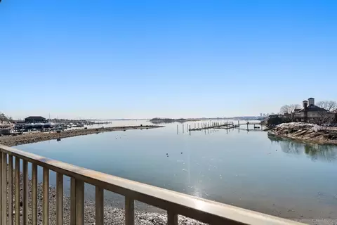 247 Washington Ave #10, Winthrop, MA 02152