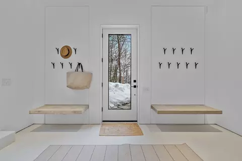 56 Seymour St, Concord, MA 01742