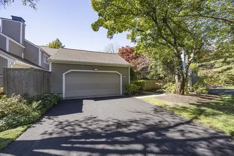 415 Dedham St #D, Newton, MA 02459