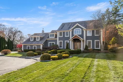 8 Onion River Rd, Wenham, MA 01984