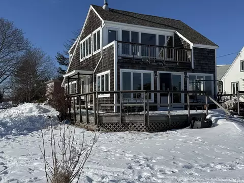 3 Hardy Ln, Essex, MA 01929
